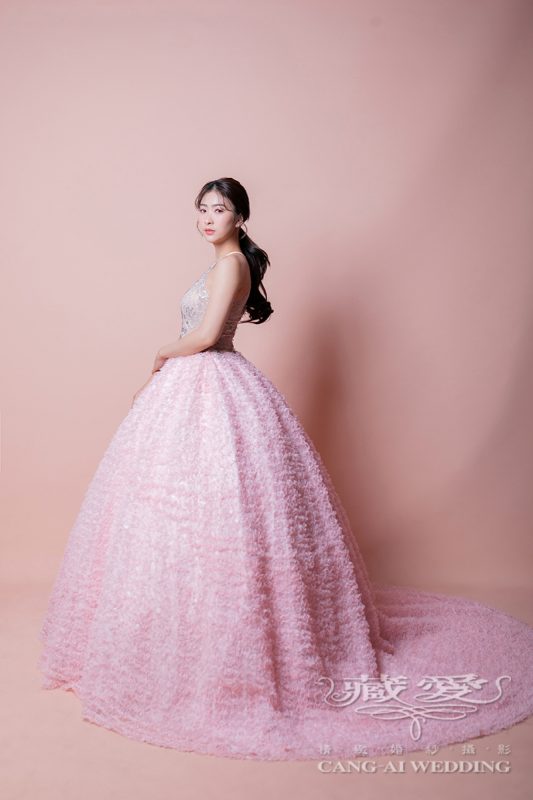 2022 藏愛初夏禮服新品推薦！14款浪漫和清新，一次綻放你的美