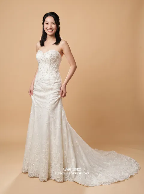 N70象牙白婚紗，正面全身