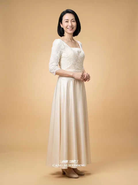 媽媽禮服 M08香檳色媽媽禮服，正面全身