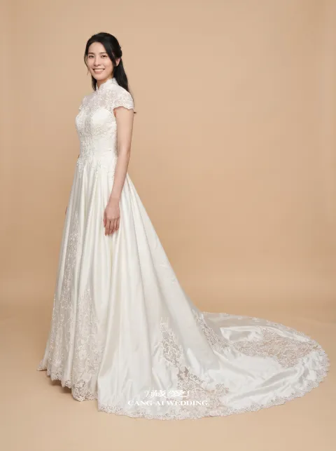 N49象牙白婚紗，正面全身