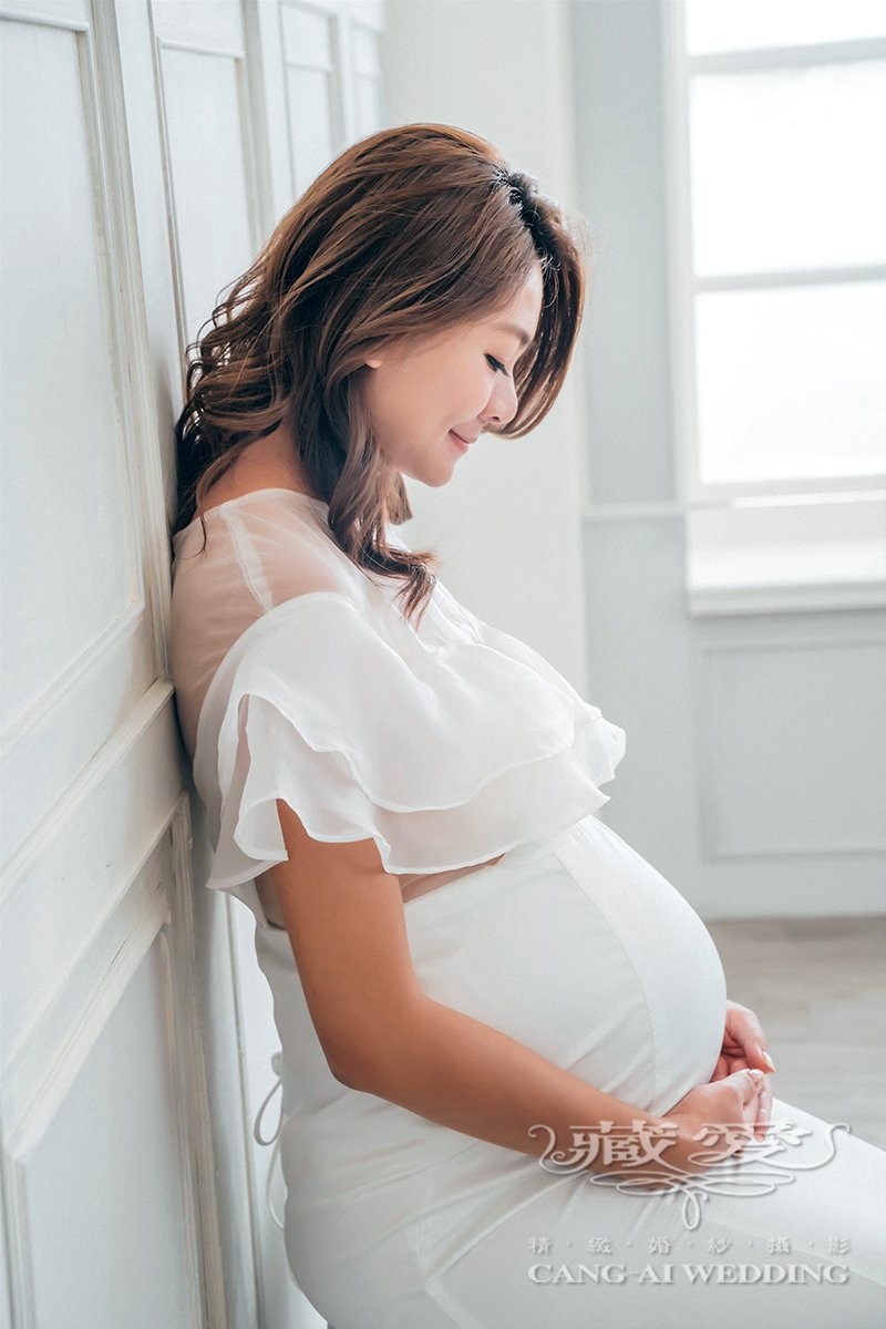 藏愛婚紗-一個人承載著兩個人的心跳與生命，溫柔且堅強著｜孕婦照｜孕婦寫真