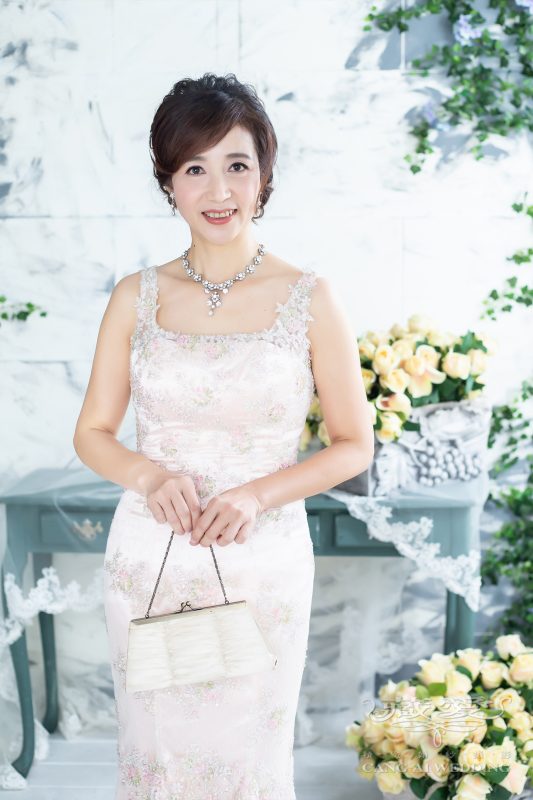 主婚人媽媽 髮型 盤髮