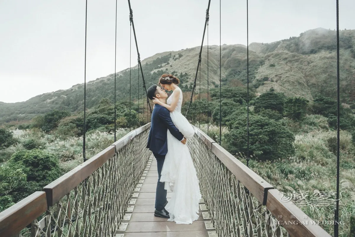 拍婚照前必看！精選11種婚紗照姿勢懶人包  