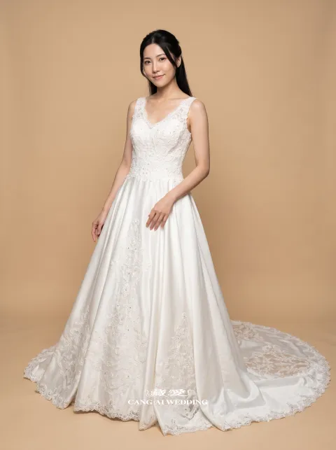 N306象牙白婚紗，正面全身