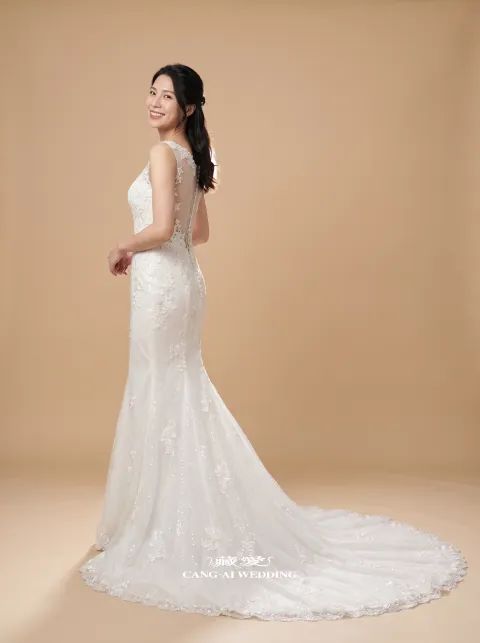 N644象牙白婚紗，正面全身