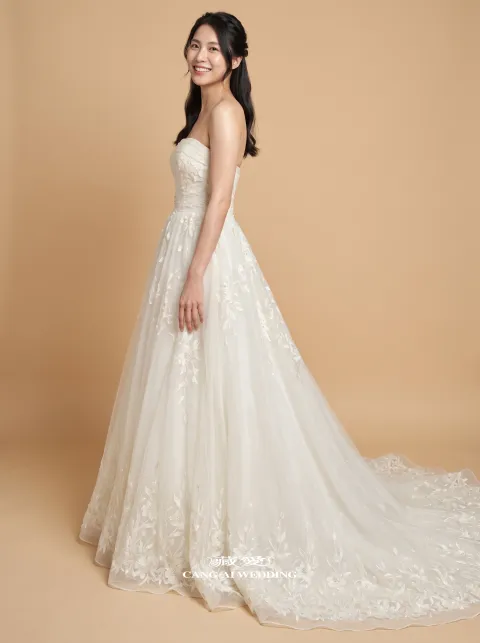 N410象牙白婚紗，正面全身