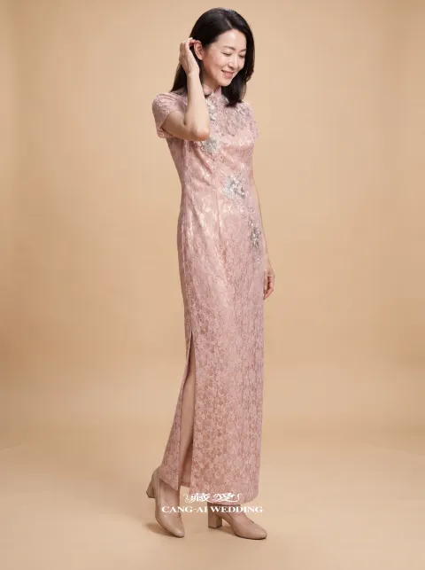 媽媽禮服 M560淡粉色與裸膚色媽媽禮服，正面全身