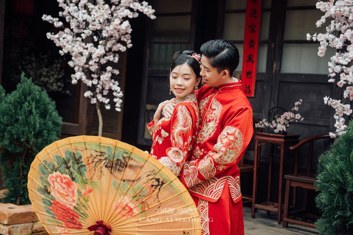 苗栗愛麗絲 | 一秒穿越的中式婚紗拍攝秘境！