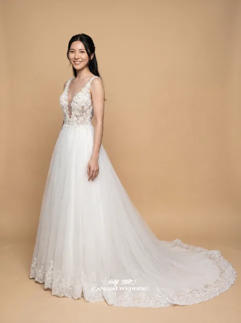 N258象牙白婚紗，正面全身