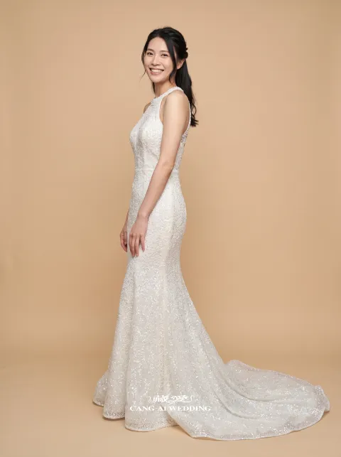 N409 號象牙白婚紗，正面全身