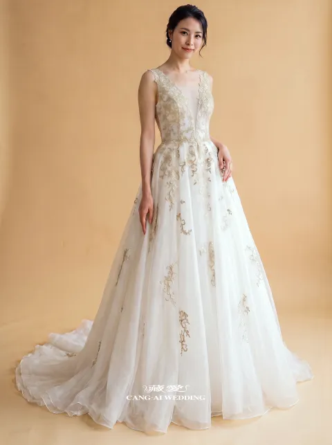 婚紗 N268象牙白與gold婚紗，正面全身