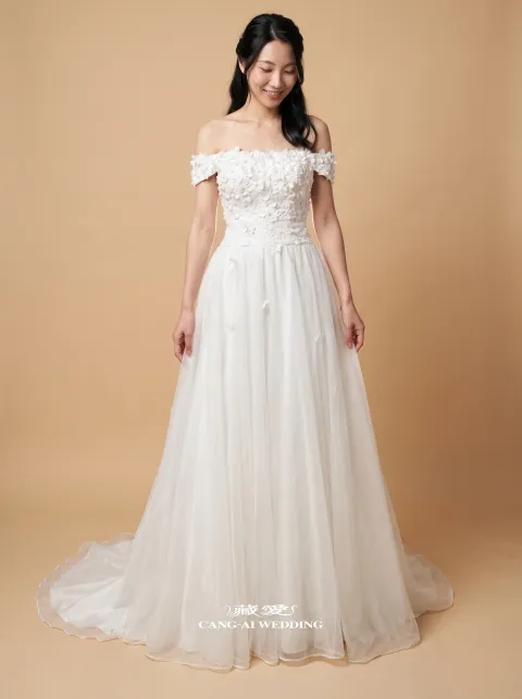 N353象牙白婚紗，正面全身