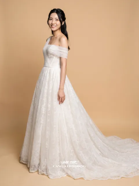 N275 款象牙白婚紗，正面全身
