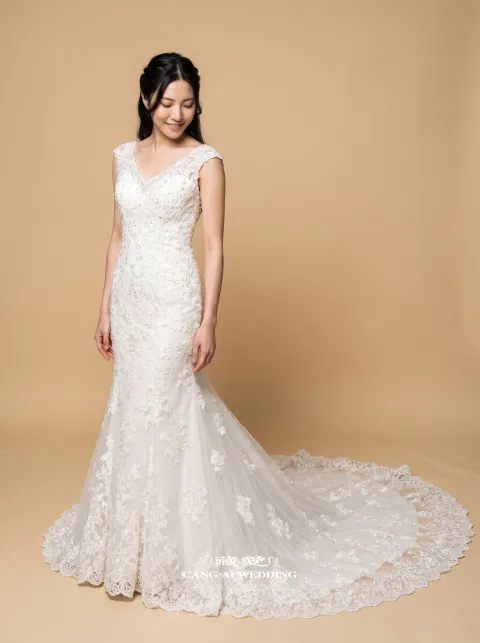 N240象牙白婚紗，正面全身